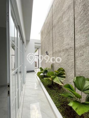 Ready to Use! Luxury House LT 302m2 Desain Elegan di Lebak Bulus Ready to Use! Luxury House LT 302m2 Desain Elegan di Lebak Bulus