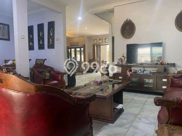 Hunian Elit LB 350m2 Siap Pakai Desain Elegan di Cirendeu, Jakarta Selatan Hunian Elit LB 350m2 Siap Pakai Desain Elegan di Cirendeu, Jakarta Selatan