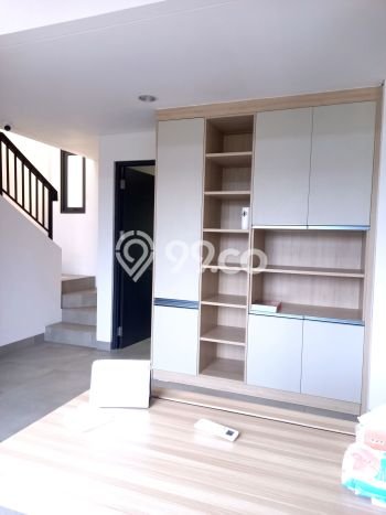 Komersial Kawasan Bisnis Kawasan , Luas 182m2m², Akses Strategis Komersial Kawasan Bisnis Kawasan , Luas 182m2m², Akses Strategis