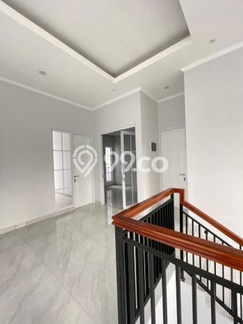 Ready to Use! Luxury House LT 302m2 Desain Elegan di Lebak Bulus Ready to Use! Luxury House LT 302m2 Desain Elegan di Lebak Bulus