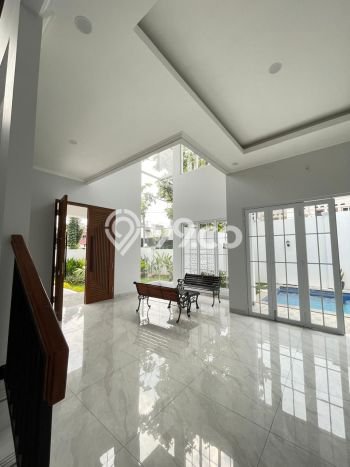 Ready to Use! Luxury House LT 302m2 Desain Elegan di Lebak Bulus Ready to Use! Luxury House LT 302m2 Desain Elegan di Lebak Bulus