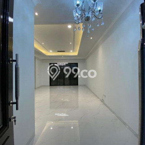 Rumah Modern Cantik 4 Kamar Siap Huni di Ciracas Rumah Modern Cantik 4 Kamar Siap Huni di Ciracas