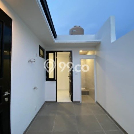 Rumah Modern Cantik 4 Kamar Siap Huni di Ciracas Rumah Modern Cantik 4 Kamar Siap Huni di Ciracas