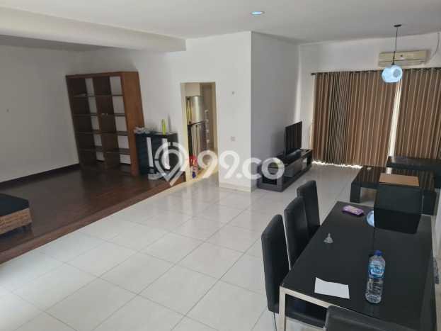 Lokasi strategis! Rumah siap huni dikontrakkan di Cakung LB 156m2 Lokasi strategis! Rumah siap huni dikontrakkan di Cakung LB 156m2