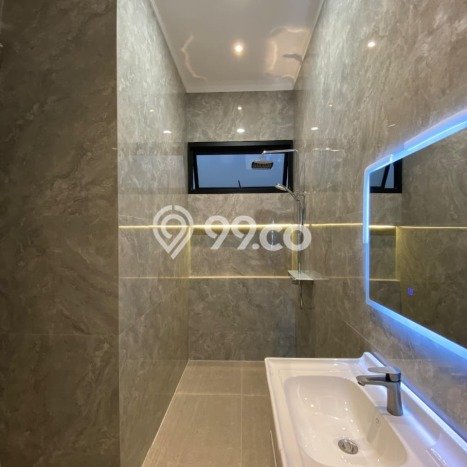 Rumah Modern Cantik 4 Kamar Siap Huni di Ciracas Rumah Modern Cantik 4 Kamar Siap Huni di Ciracas