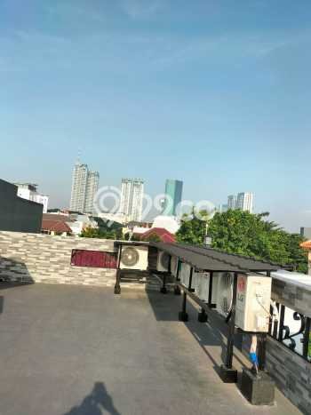 Rumah Elit LB 320m2 Siap Huni Desain Elegan di Puri Indah, Jakarta Barat Rumah Elit LB 320m2 Siap Huni Desain Elegan di Puri Indah, Jakarta Barat