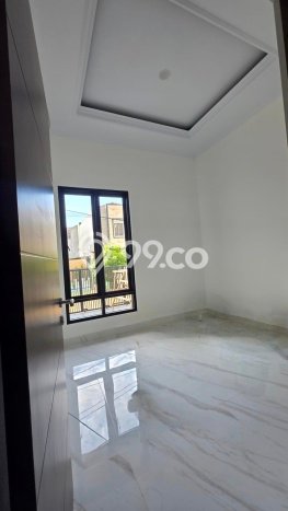 Rumah Mewah LB 177m2 Siap Pakai Desain Elegan di Villa Meruya, Jakarta Barat Rumah Mewah LB 177m2 Siap Pakai Desain Elegan di Villa Meruya, Jakarta Barat
