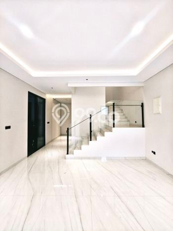 Ready to Use! Premium House LT 190m2 Desain Modern di Puri Indah Ready to Use! Premium House LT 190m2 Desain Modern di Puri Indah