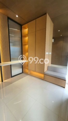 Rumah Elit Modern Tanpa Renovasi di Meruya Jakarta Barat Rumah Elit Modern Tanpa Renovasi di Meruya Jakarta Barat