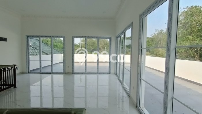 Jual Rumah Mewah Elegan Dengan View Cantik di Sentul City, Bogor Jual Rumah Mewah Elegan Dengan View Cantik di Sentul City, Bogor