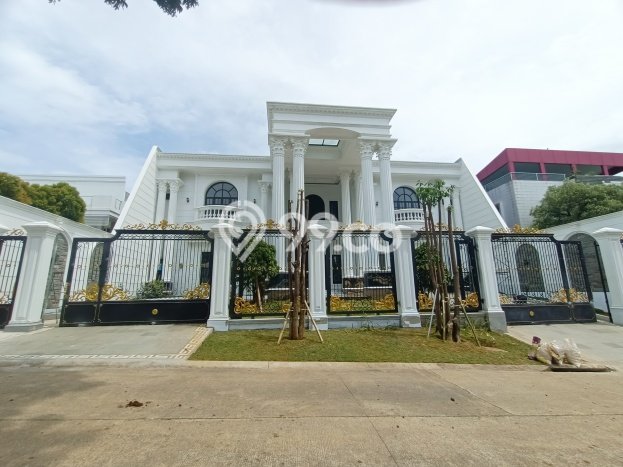 Jual Rumah Luas Elegan Dengan View Cantik di Sentul City, Bogor Jual Rumah Luas Elegan Dengan View Cantik di Sentul City, Bogor