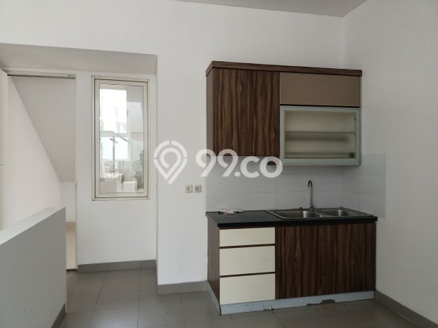 Rumah di , Luas 242m2m², LB 212m2m² Rumah di , Luas 242m2m², LB 212m2m²