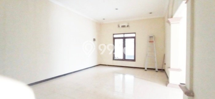 Rumah Mewah Siap Huni LT 235m2 di Gubeng, Surabaya Rumah Mewah Siap Huni LT 235m2 di Gubeng, Surabaya