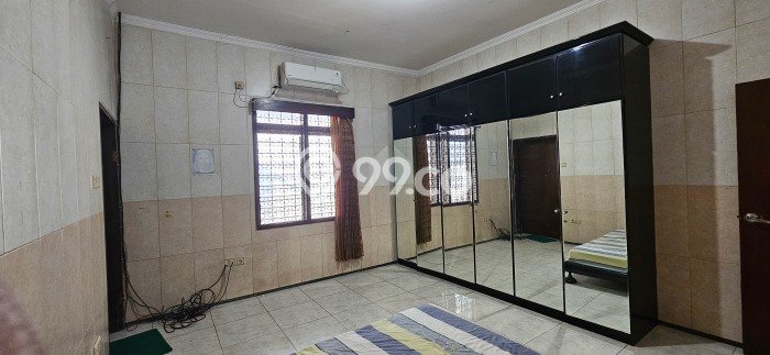 Siap Huni Rumah Mewah 5 Kamar di Gubeng Dekat ke Mana Saja Siap Huni Rumah Mewah 5 Kamar di Gubeng Dekat ke Mana Saja