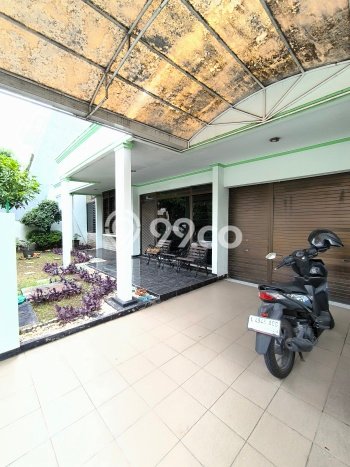 KESEMPATAN TERBAIK! Rumah Asri di , Luas 300m2m² LB 220m2m² KESEMPATAN TERBAIK! Rumah Asri di , Luas 300m2m² LB 220m2m²