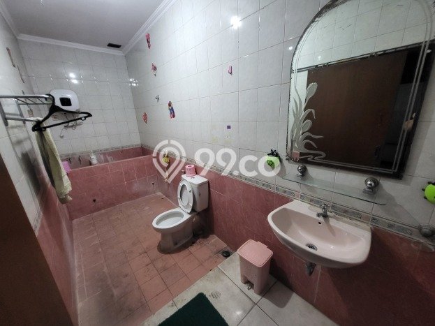 Siap Huni Rumah Mewah 5 Kamar di Gubeng Dekat ke Mana Saja Siap Huni Rumah Mewah 5 Kamar di Gubeng Dekat ke Mana Saja