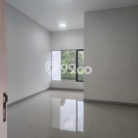LISTING BARU! Rumah Strategis di Pondok Hijau, Luas 182m² LB 235m² LISTING BARU! Rumah Strategis di Pondok Hijau, Luas 182m² LB 235m²