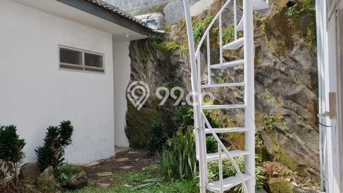 PROMO SPESIAL! Jual Rumah Berkualitas area Gunung Batu, Bandung, LT 265m² Luas Bangunan 156m² PROMO SPESIAL! Jual Rumah Berkualitas area Gunung Batu, Bandung, LT 265m² Luas Bangunan 156m²