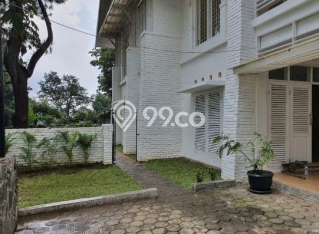 Ready to Use! Luxury House LT 736m2 Desain Elegan di Sayap Dago Ready to Use! Luxury House LT 736m2 Desain Elegan di Sayap Dago
