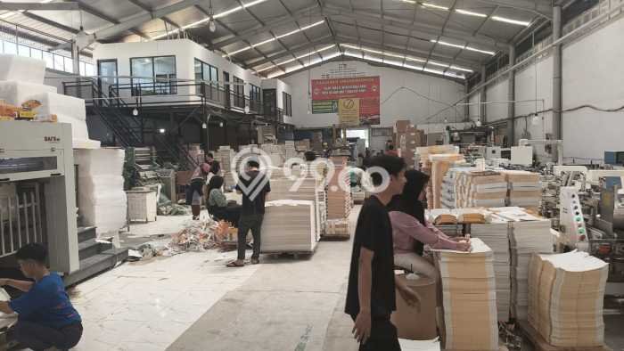 Gudang bagus disewakan di Cangkuang Bandung dengan LB 1700m2 harga sewa terbaik Gudang bagus disewakan di Cangkuang Bandung dengan LB 1700m2 harga sewa terbaik
