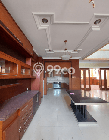Rumah Strategis , Bandung, LT 330m2m² LB 650m2m² Rumah Strategis , Bandung, LT 330m2m² LB 650m2m²