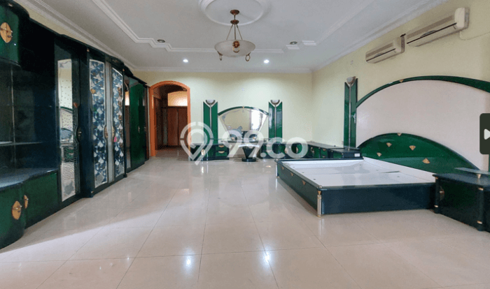 Rumah Strategis , Bandung, LT 330m2m² LB 650m2m² Rumah Strategis , Bandung, LT 330m2m² LB 650m2m²