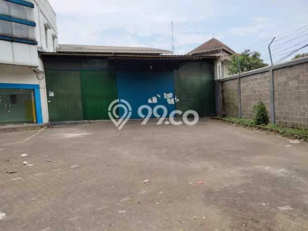 Unit Gudang Paling Strategis di Babakan Ciparay Bandung dengan LB 2151m2 Unit Gudang Paling Strategis di Babakan Ciparay Bandung dengan LB 2151m2