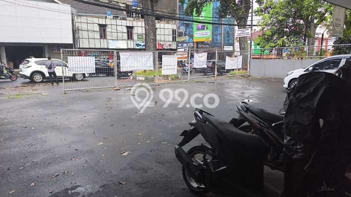Lokasi terbaik! Rumah siap huni disewakan di Bandung Wetan LB 375m2 Lokasi terbaik! Rumah siap huni disewakan di Bandung Wetan LB 375m2