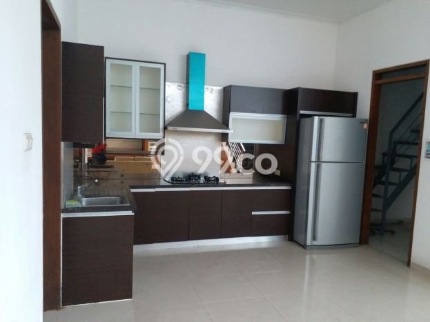Jarang Ada! Rumah Kontrakan 4 Kamar Bagus Siap Huni Mekar Wangi Jarang Ada! Rumah Kontrakan 4 Kamar Bagus Siap Huni Mekar Wangi