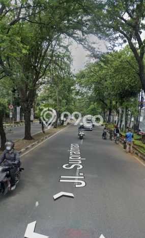 Ready to Use! Premium House LT 840m2 Desain Elegan di Supratman Ready to Use! Premium House LT 840m2 Desain Elegan di Supratman