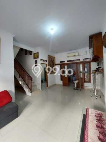 Hunian Cantik Modern Lb 170m2 di Jagakarsa, Jakarta Selatan Hunian Cantik Modern Lb 170m2 di Jagakarsa, Jakarta Selatan