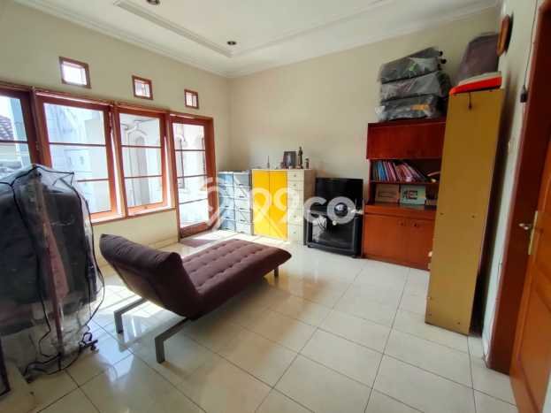 Rumah Mewah Siap Huni LT 240m2 di Batununggal, Bandung Rumah Mewah Siap Huni LT 240m2 di Batununggal, Bandung