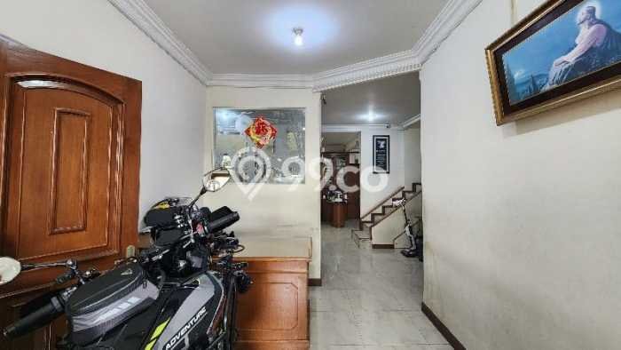 Rumah Minimalis 3 Kamar LT 189m2 di Taman Holis Indah Rumah Minimalis 3 Kamar LT 189m2 di Taman Holis Indah