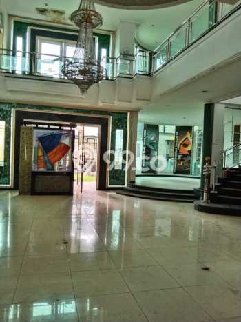 Rumah Mewah LB 1200m2 Siap Pakai Desain Elegan di Cipaganti, Bandung Rumah Mewah LB 1200m2 Siap Pakai Desain Elegan di Cipaganti, Bandung