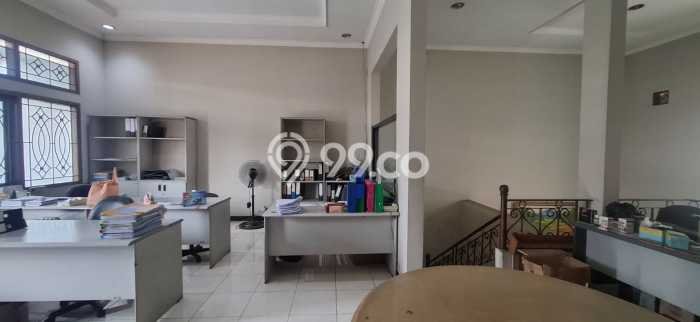 Rumah Elit LB 245m2 Siap Pakai Desain Elegan di Mekar Wangi, Bandung Rumah Elit LB 245m2 Siap Pakai Desain Elegan di Mekar Wangi, Bandung