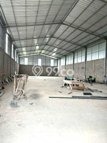 Gudang Strategis di Batujajar, Luas 850m², Kawasan Komersial, Tingkat Keramaian Tinggi Gudang Strategis di Batujajar, Luas 850m², Kawasan Komersial, Tingkat Keramaian Tinggi