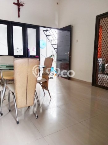Rumah Bagus Siap Huni Di Sukolilo Luas 127m2 Lokasi Strategis Rumah Bagus Siap Huni Di Sukolilo Luas 127m2 Lokasi Strategis