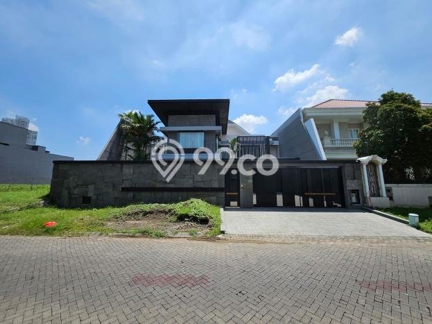 Rumah Mewah LB 956m2 Siap Pakai Desain Elegan di Citraland, Surabaya Rumah Mewah LB 956m2 Siap Pakai Desain Elegan di Citraland, Surabaya