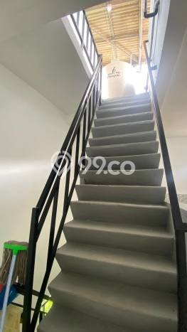 Hunian Mewah Dijual LT 272m2 di Sambikerep, Surabaya Hunian Mewah Dijual LT 272m2 di Sambikerep, Surabaya