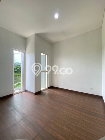 Dijual Rumah Mewah Elegan Dengan View Cantik di Menganti, Surabaya Dijual Rumah Mewah Elegan Dengan View Cantik di Menganti, Surabaya