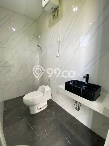 Dijual Rumah Mewah Elegan Dengan View Cantik di Menganti, Surabaya Dijual Rumah Mewah Elegan Dengan View Cantik di Menganti, Surabaya