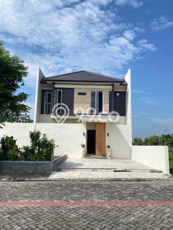 Dijual Rumah Mewah Elegan Dengan View Cantik di Menganti, Surabaya Dijual Rumah Mewah Elegan Dengan View Cantik di Menganti, Surabaya