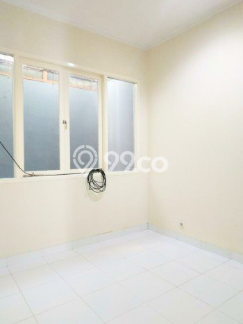 Rumah Strategis di Gading Serpong, 3 KM, Area Tenang, LT 90m² LB 115m² Rumah Strategis di Gading Serpong, 3 KM, Area Tenang, LT 90m² LB 115m²