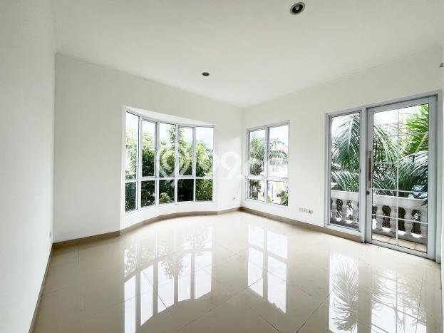 Rumah Luxury Modern Tanpa Renovasi di Gading Serpong Tangerang Rumah Luxury Modern Tanpa Renovasi di Gading Serpong Tangerang