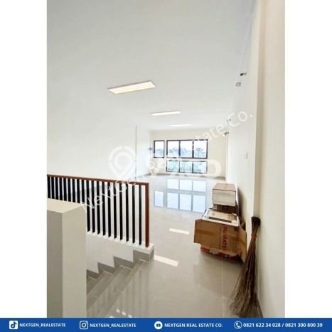 LOKASI BISNIS! Ruko Disewakan Kawasan Gading Serpong, Luas 184m², Area Strategis LOKASI BISNIS! Ruko Disewakan Kawasan Gading Serpong, Luas 184m², Area Strategis