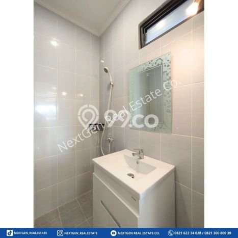 LOKASI BISNIS! Ruko Disewakan Kawasan Gading Serpong, Luas 184m², Area Strategis LOKASI BISNIS! Ruko Disewakan Kawasan Gading Serpong, Luas 184m², Area Strategis