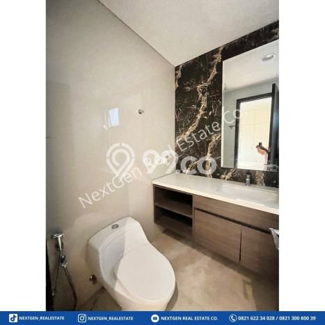 Rumah di BSD City, 4 KT, Konsep Minimalis, LT 180m² LB 242m² Rumah di BSD City, 4 KT, Konsep Minimalis, LT 180m² LB 242m²
