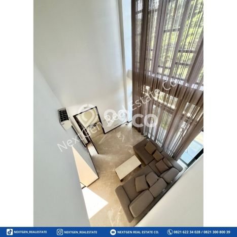 Rumah di BSD City, 4 KT, Konsep Minimalis, LT 180m² LB 242m² Rumah di BSD City, 4 KT, Konsep Minimalis, LT 180m² LB 242m²