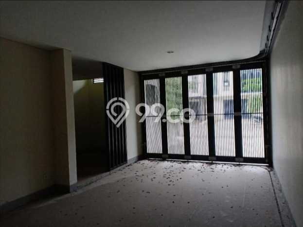 Rumah Elit LB 240m2 Siap Huni Desain Elegan di BSD, Tangerang Rumah Elit LB 240m2 Siap Huni Desain Elegan di BSD, Tangerang