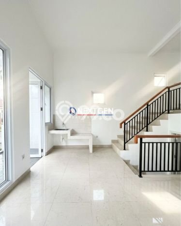 Dijual Rumah Luas Elegan Dengan View Cantik di Gading Serpong, Tangerang Dijual Rumah Luas Elegan Dengan View Cantik di Gading Serpong, Tangerang